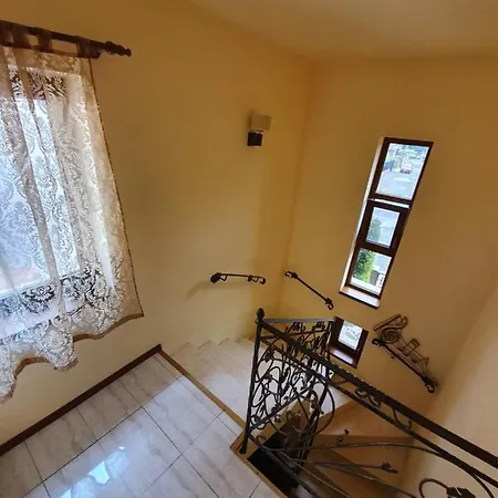 Guest house August