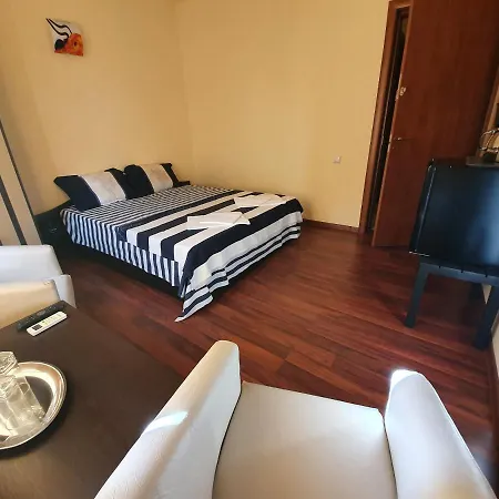 August Guest house 3*